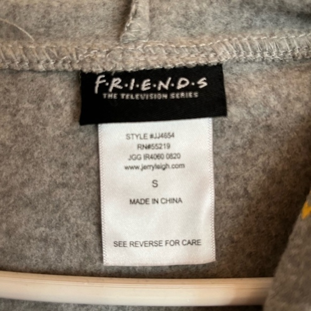 Friends Pullover Cropped Hoodie Sweatshirt Women’s Size Small‎ Lightweight - Picture 3 of 4